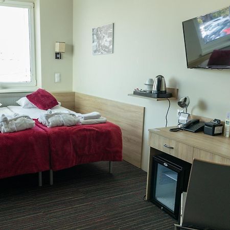 Automobil Hotel Краків Екстер'єр фото