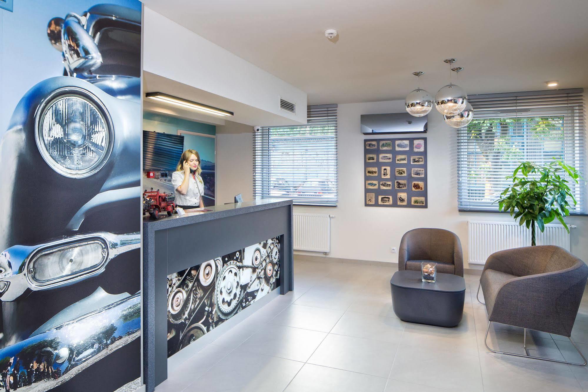 Automobil Hotel Краків Екстер'єр фото