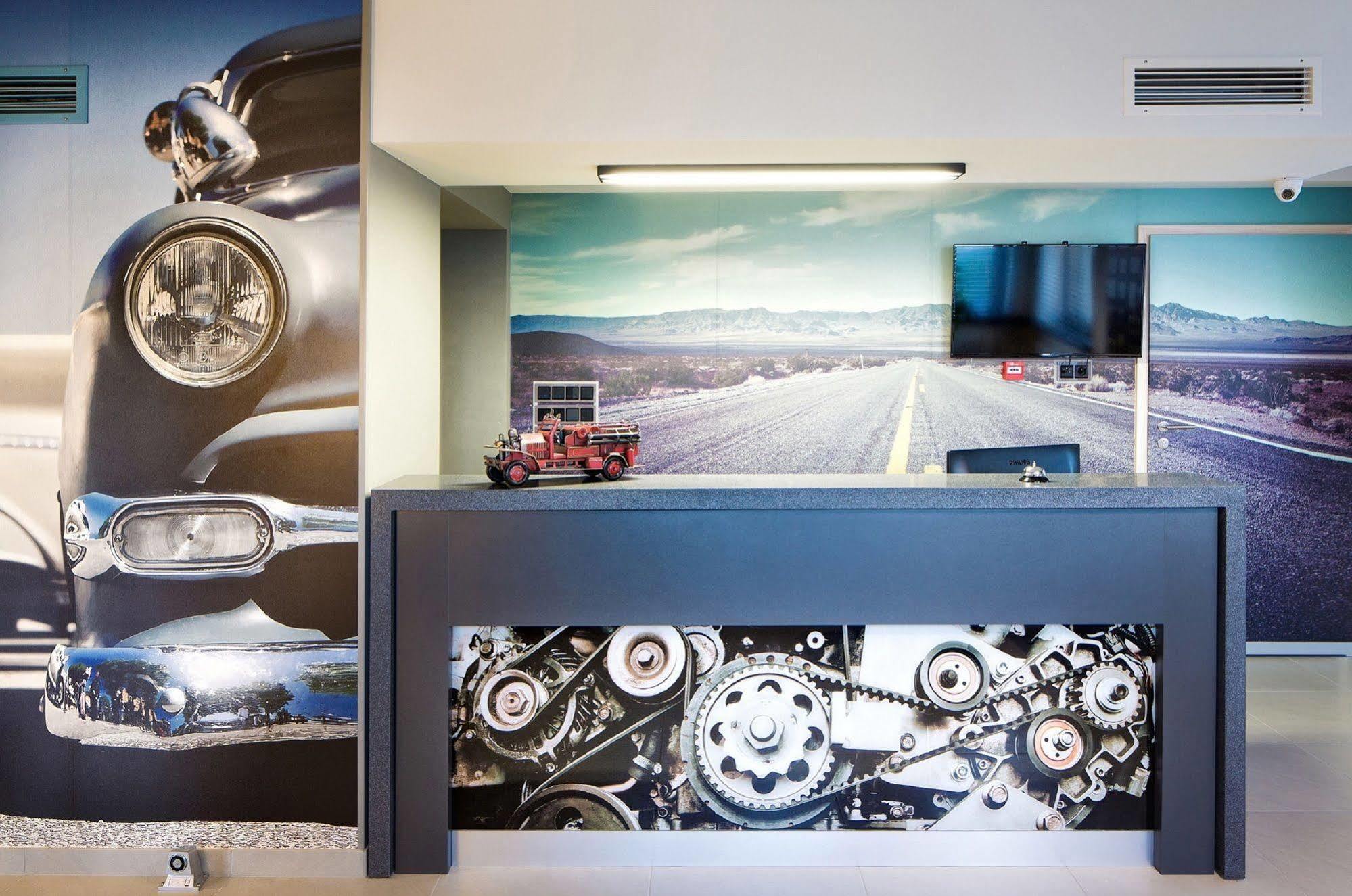 Automobil Hotel Краків Екстер'єр фото